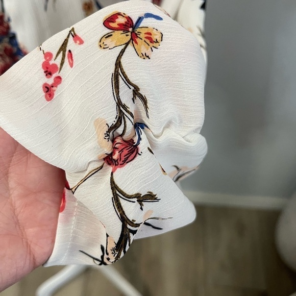 White Floral Kimono by Kaii - Picture 3 of 7